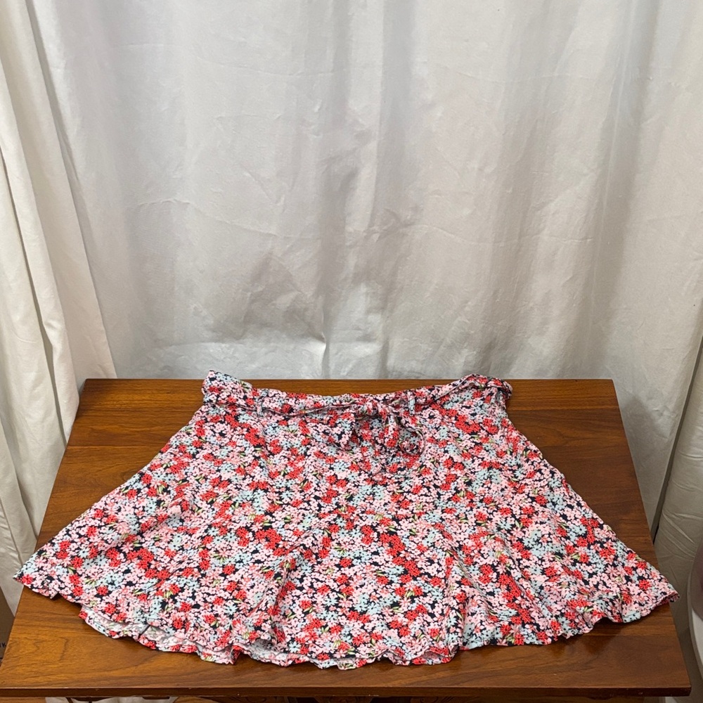 SO red, pink and blue floral mini skirt